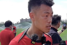 贝博体育官网-如何用英语介绍一位“CBA的足球明星”？